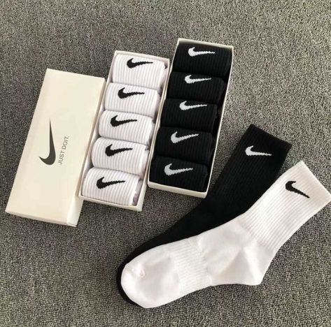 5 pairs Nike socks